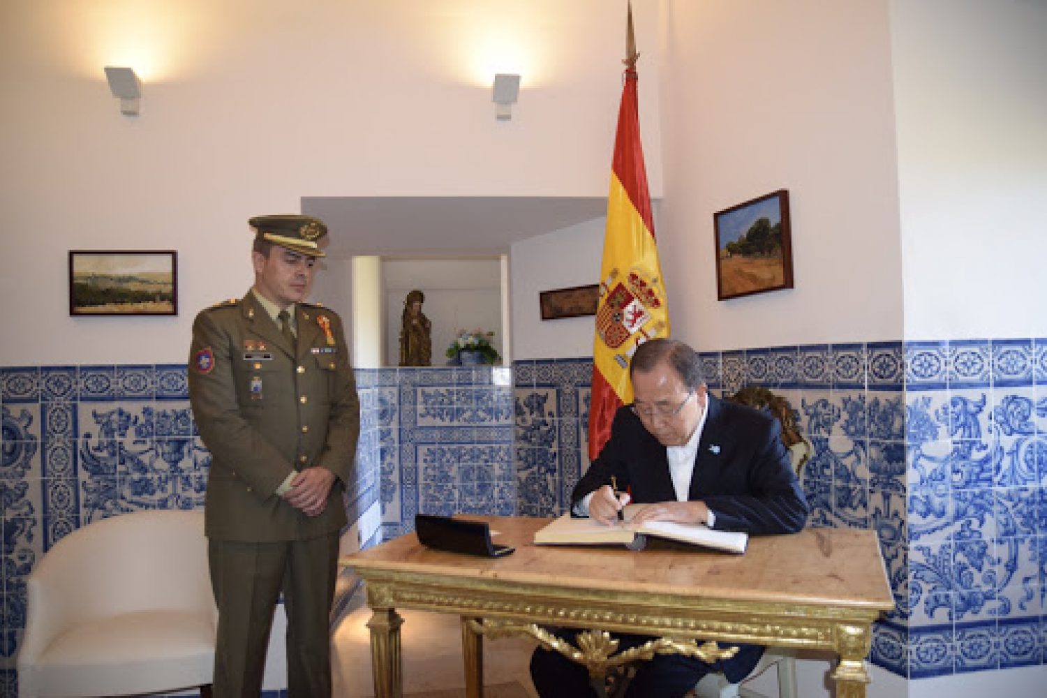 Ban Ki-moon en el Alcázar de Segovia (2)