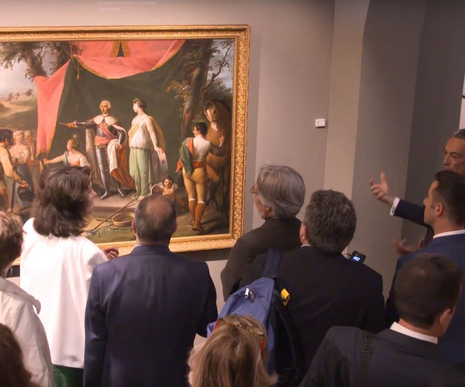 Los reyes D. Felipe y Dª. Letizia, acompañados por el ministro de Asuntos Exteriores, Josep Borrell, realizaron una visita a la exposición