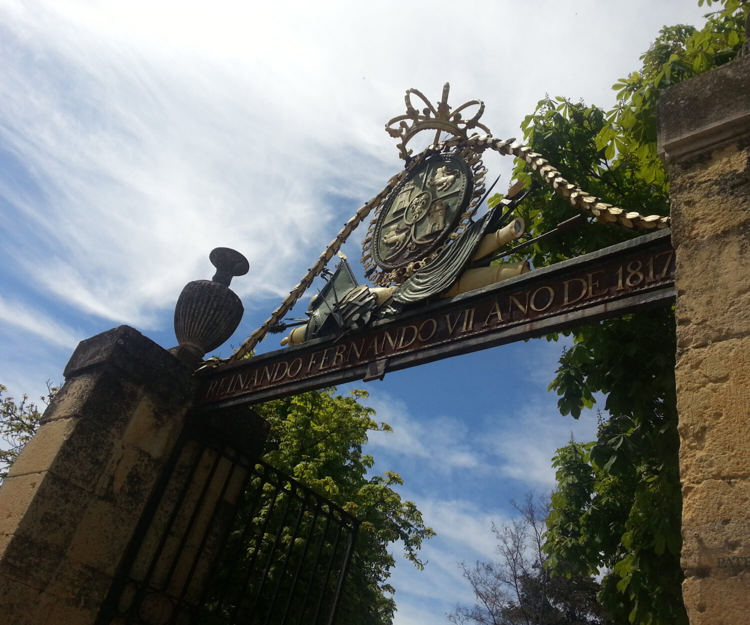 Verja entrada al Alcázar