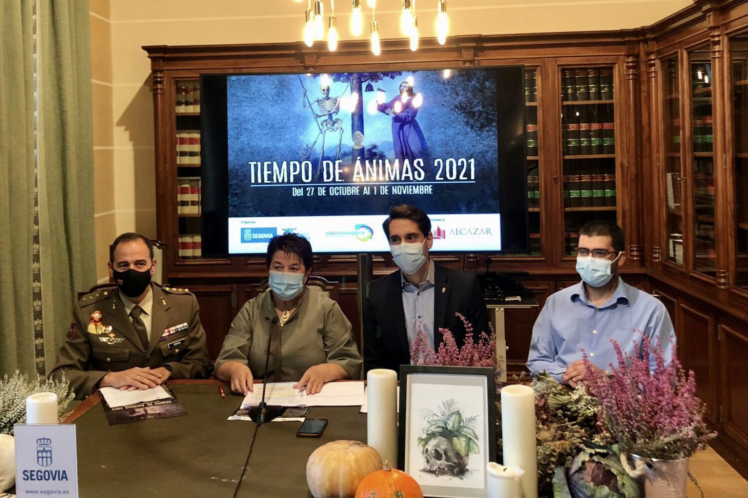 El Coronel Alcaide del Alcázar, Ilmo. Sr. D. Alejandro Serrano Martínez, en la presentación del programa de actividades Tiempo de Ánimas 2021, en el Ayuntamiento.