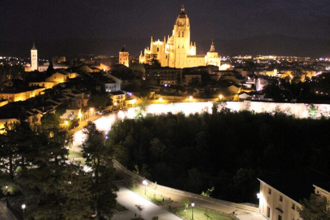 Visitas vespertinas y nocturnas a la torre de Juan II con motivo de la conmemoración del VIII centenario de Alfonso X el Sabio (2)