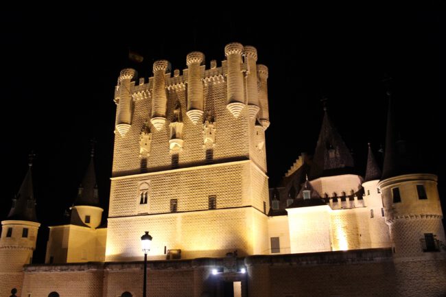 Visitas vespertinas y nocturnas a la torre de Juan II con motivo de la conmemoración del VIII centenario de Alfonso X el Sabio (5)