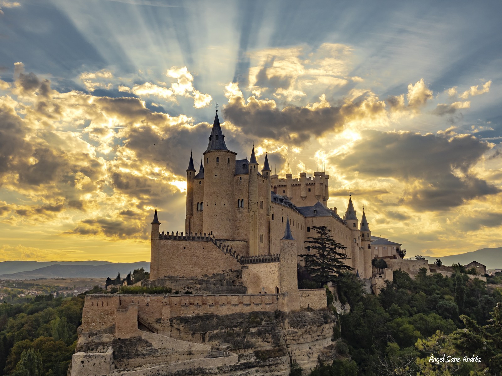 Visitar Alcazar De Segovia Oldtravelbag