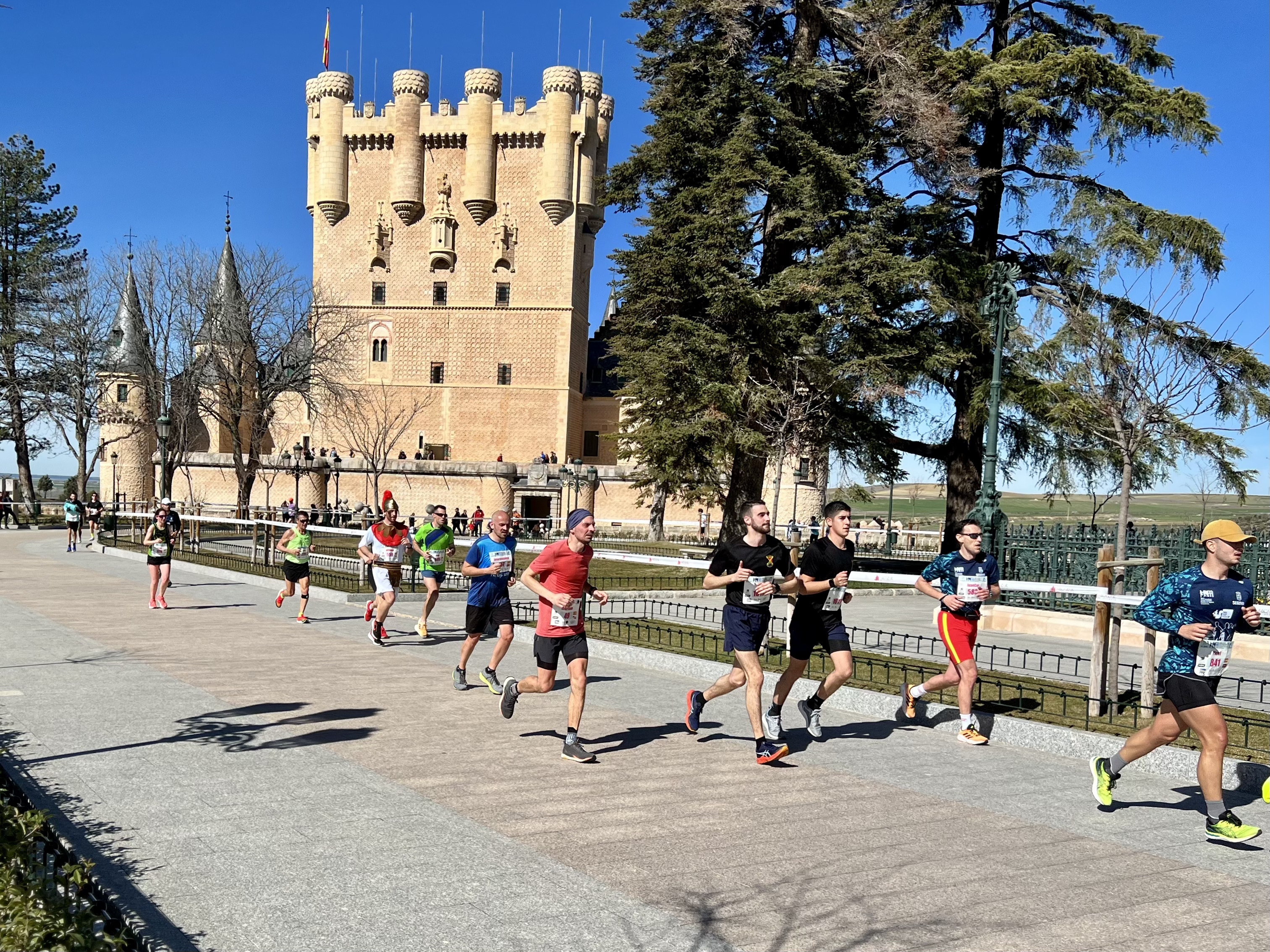 Paso el Alcázar de la Media Maratón de Segovia - Alcázar Segovia