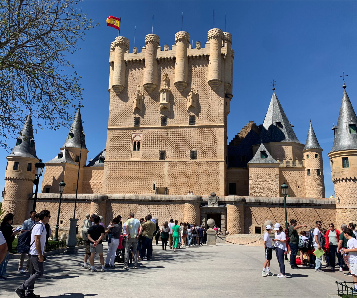 Visitantes Alcázar Semana Santa 2023 (2)